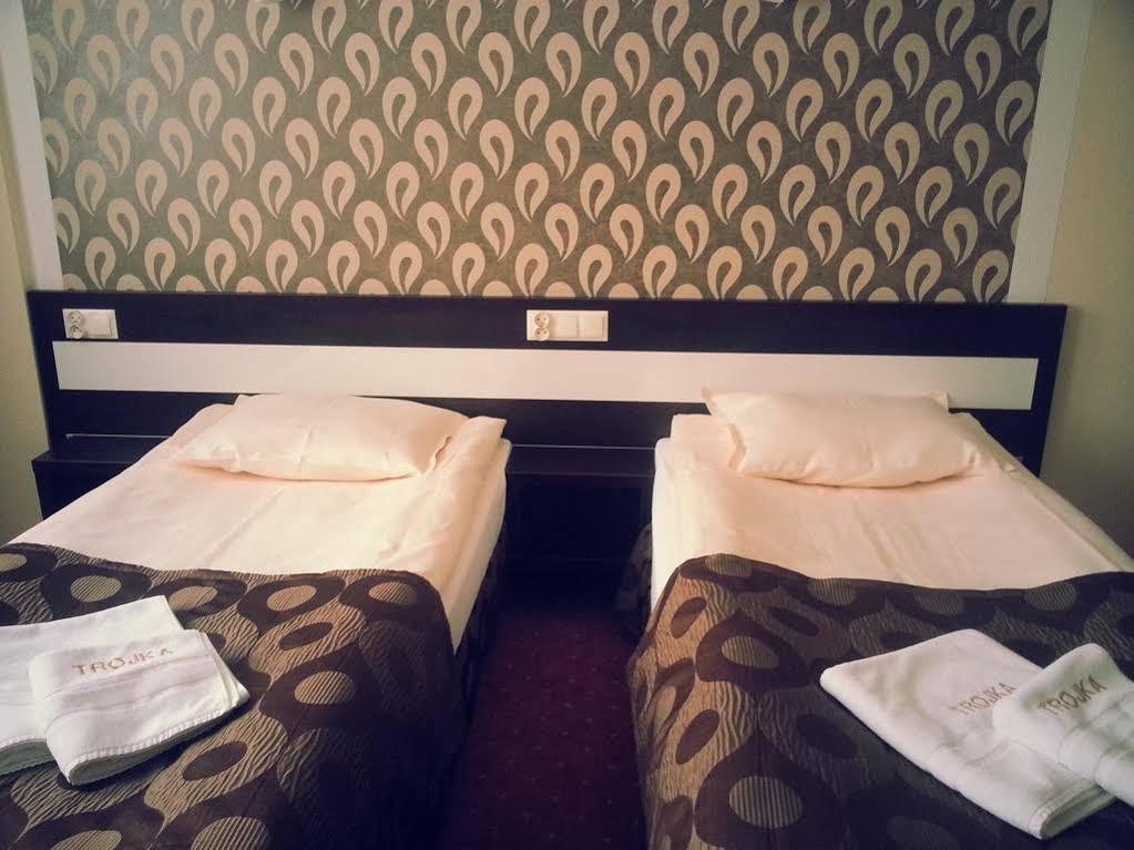 Hotel Trojka Przemyśl Kültér fotó