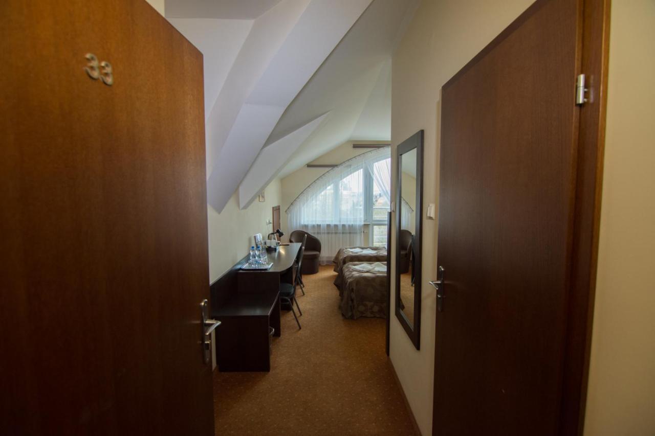 Hotel Trojka Przemyśl Kültér fotó