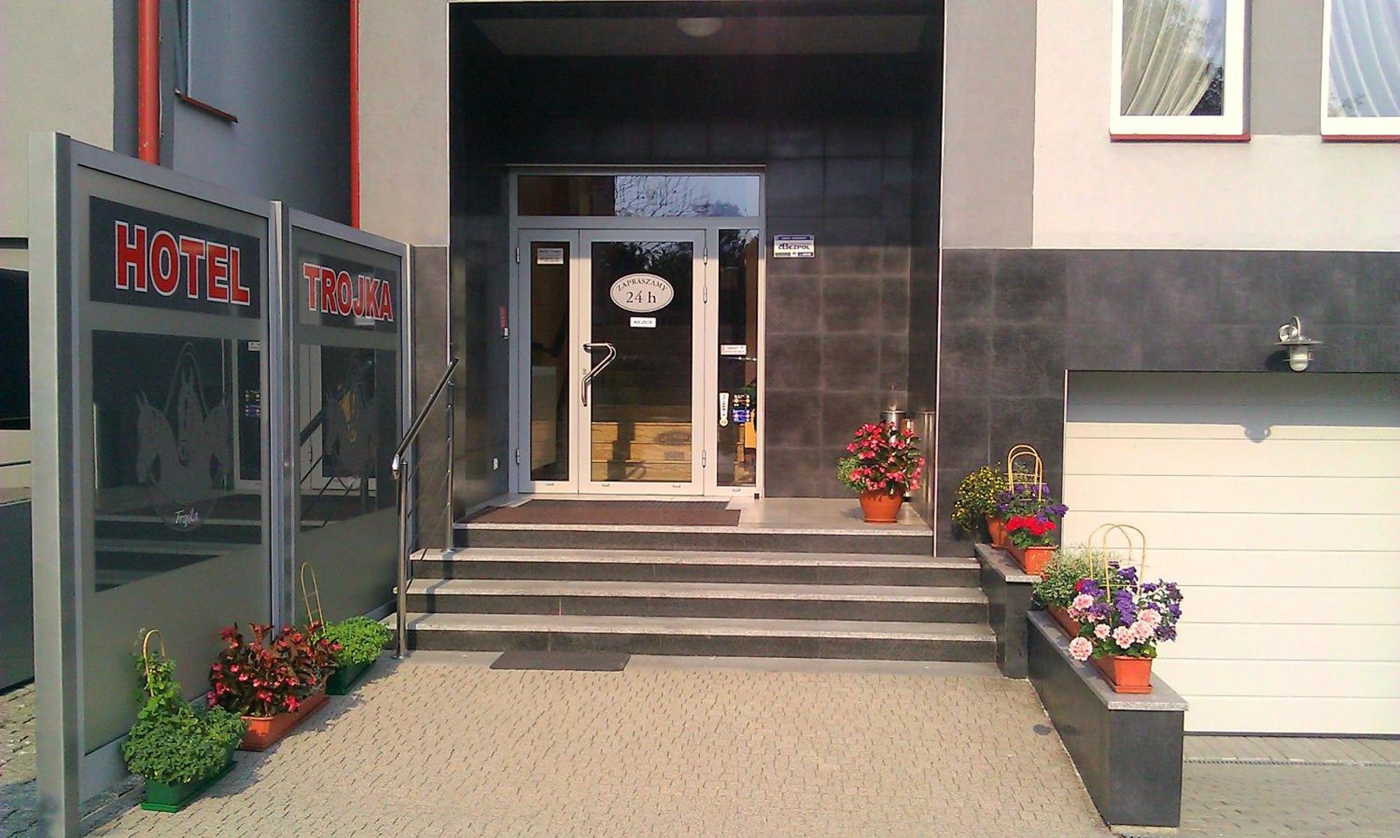 Hotel Trojka Przemyśl Kültér fotó